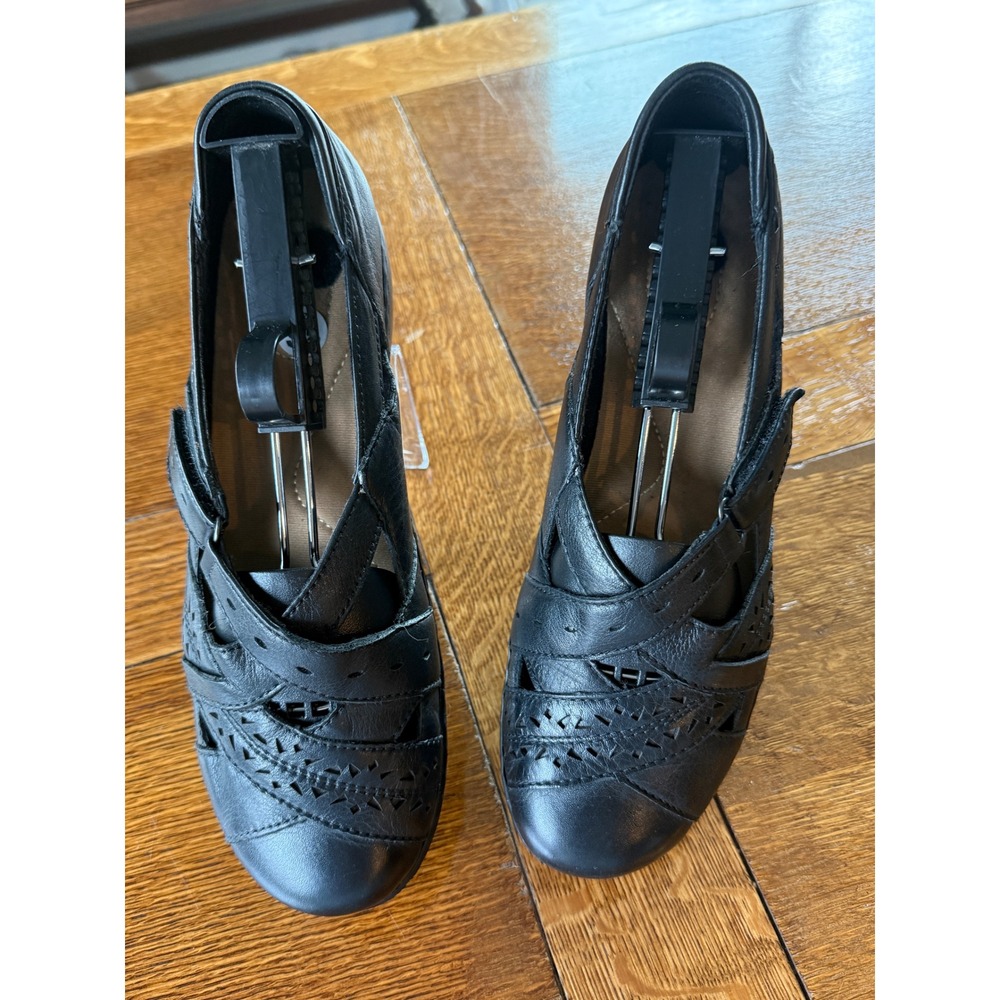 Clarks Bendables 65064 Black Leather Laser Cut Criss Cross Strap Flats 9.5M